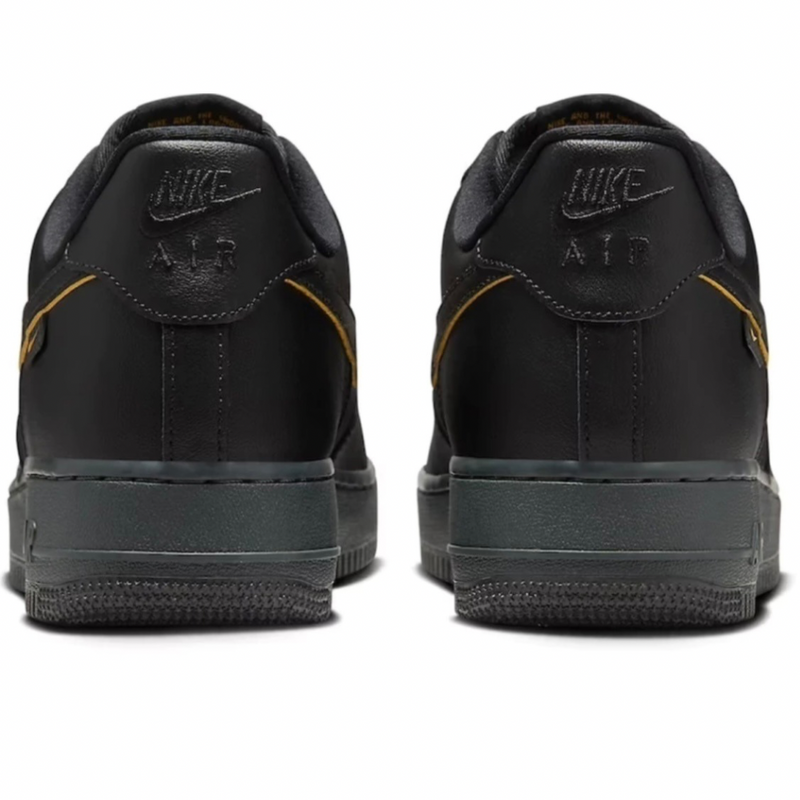 Tênis Nike Air Force 1 Black University Gold